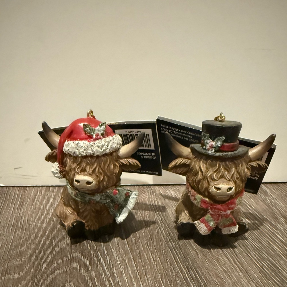 Adorable Highland Cow Ornaments- Set of 2- NWT